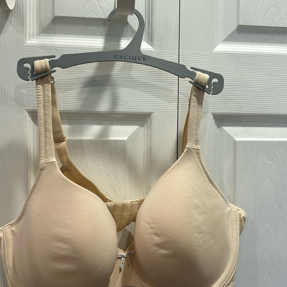 Cacique cream bra with wire. Never worn